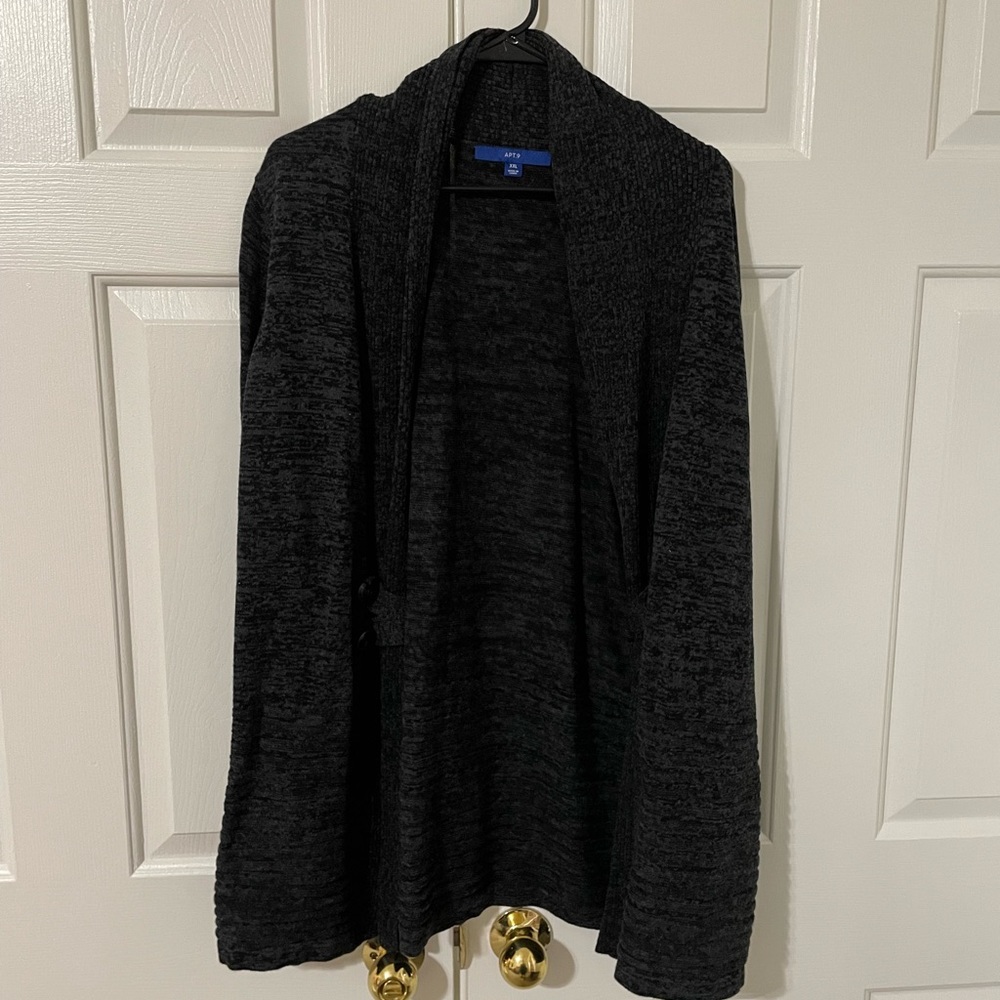 Heathered black cardigan size XXL